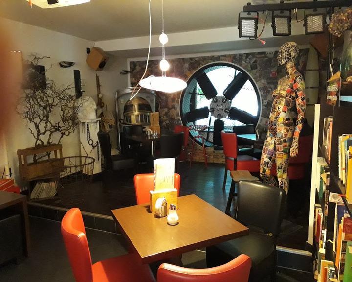 Einstein Cafe Lounge